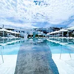 米科诺斯湾度假酒店&别墅 4* Mykonos Town